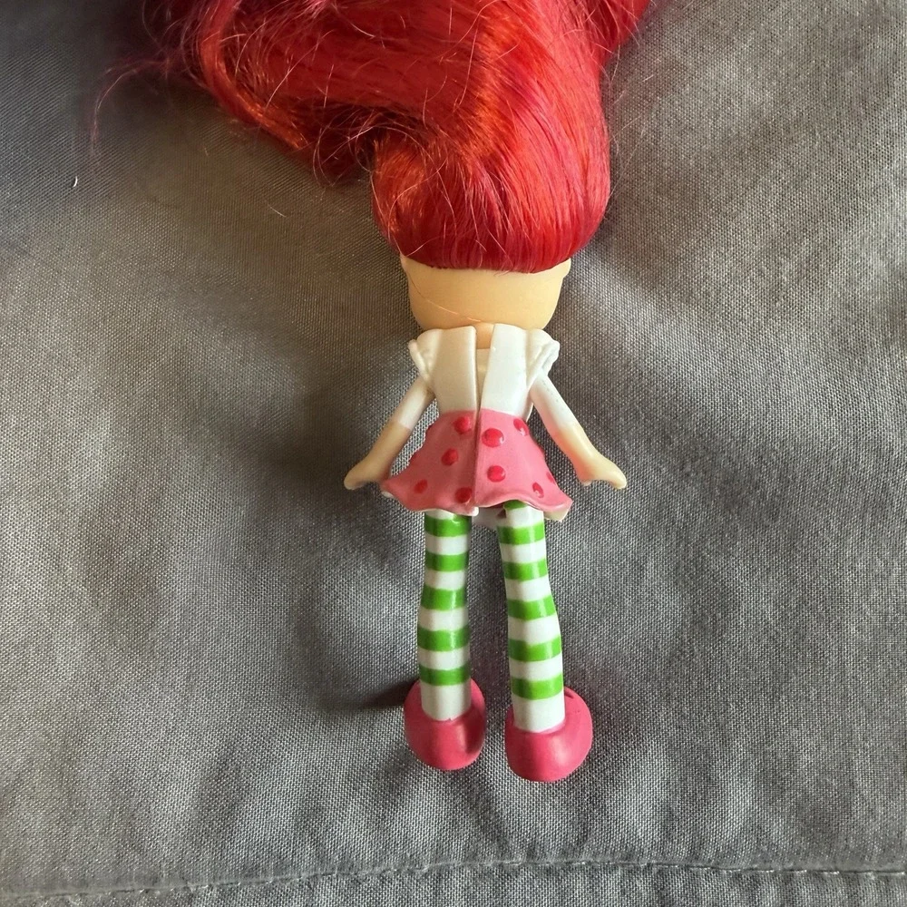 2008 Strawberry Shortcake 3" Doll Kidcore Retro Plastic Dress Fun Collectible - Picture 6 of 11